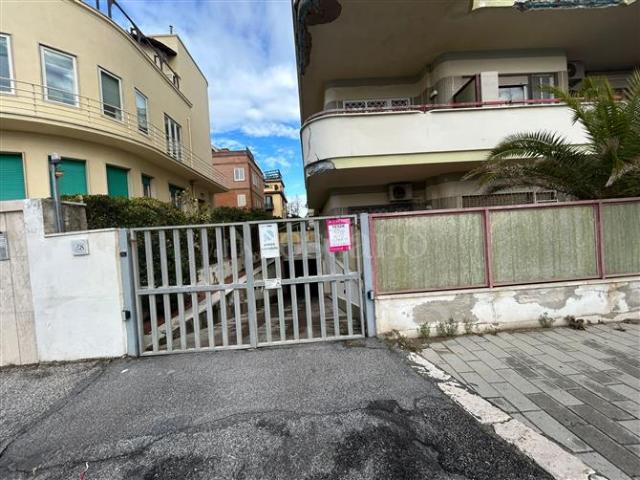 Box in vendita a Lido di Ostia, Roma Capitale
