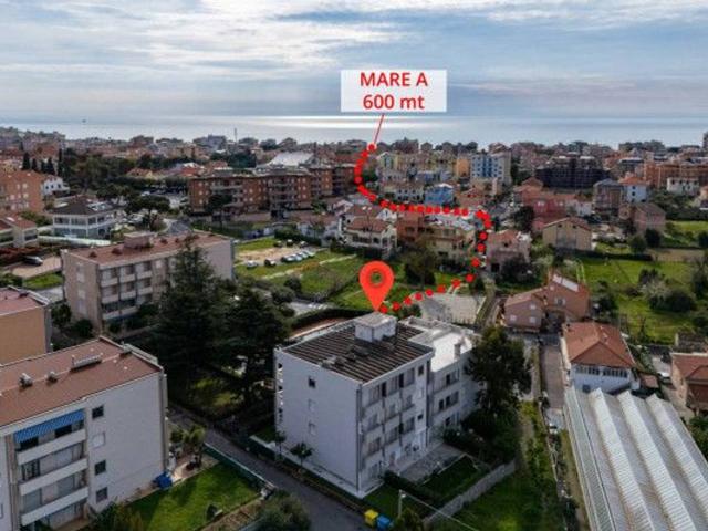 Box in vendita a Loano, Liguria