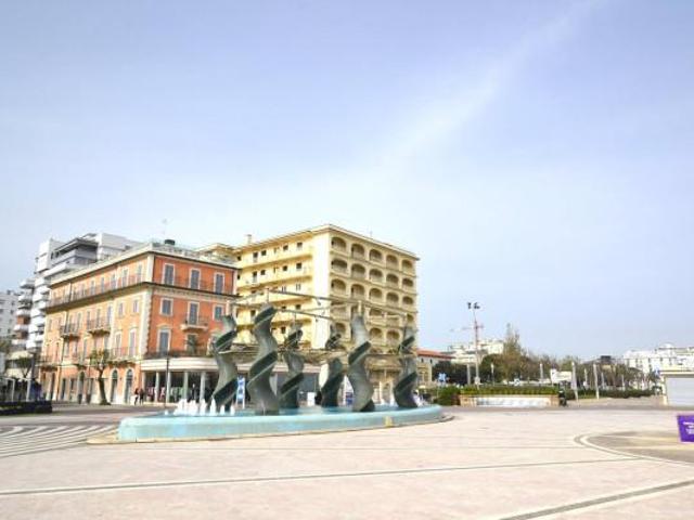 Box in vendita a Riccione, Rimini