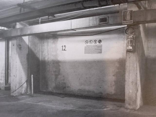 Box in vendita a Axa, Roma Capitale