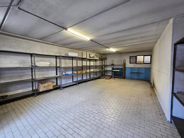 Box in vendita a Castelletto, Senago