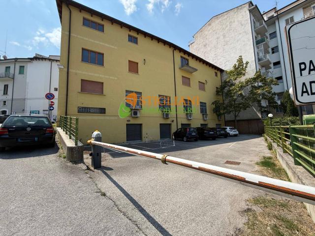 Box in vendita a Campobasso, Molise