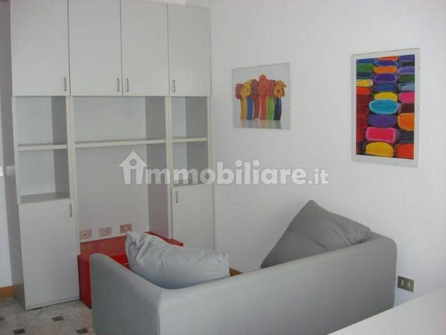 Stanza in affitto a Municipio 9, Milano