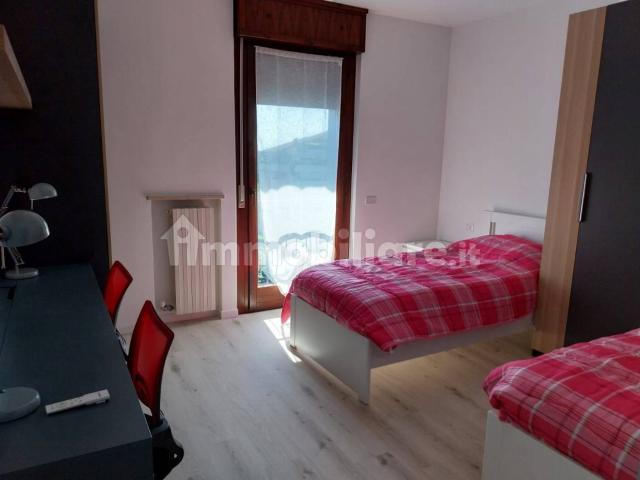 Stanza in affitto a Ovest, Brenzone