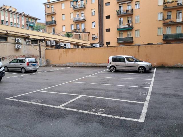 Box in vendita a Porto-Saragozza, Bologna