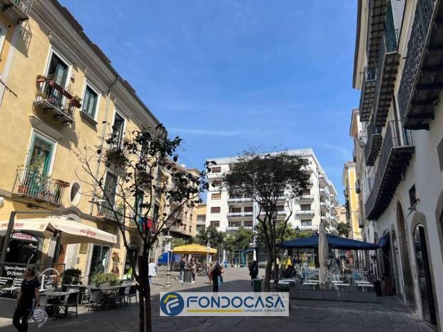 Box in vendita a Salerno, Campania