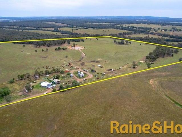 Cottage for sale in Dubbo