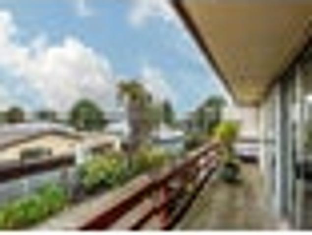 House for sale in Chaslands, Canterbury