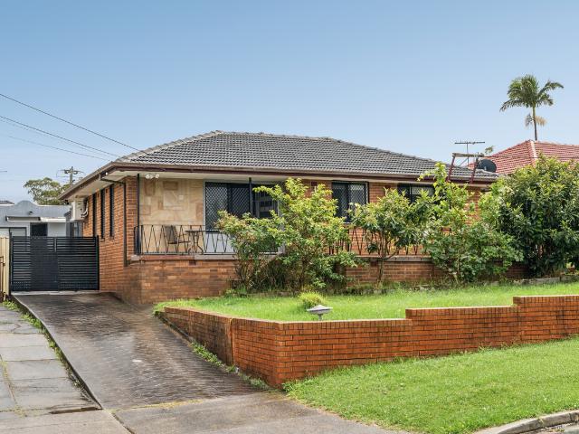 House for sale in Miller