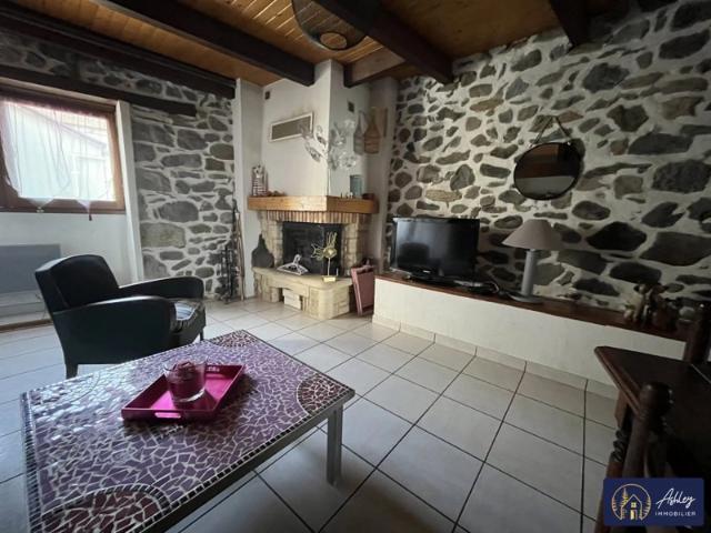 Maison vente à Mauriac, Saignes