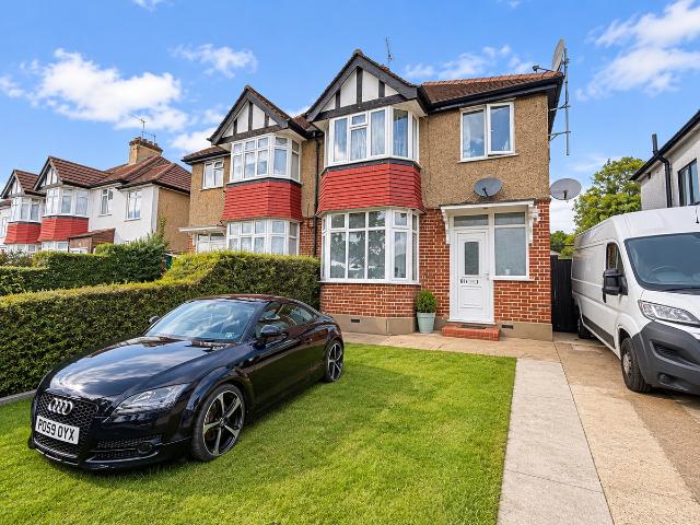 House for rent in Northwood, Greater London