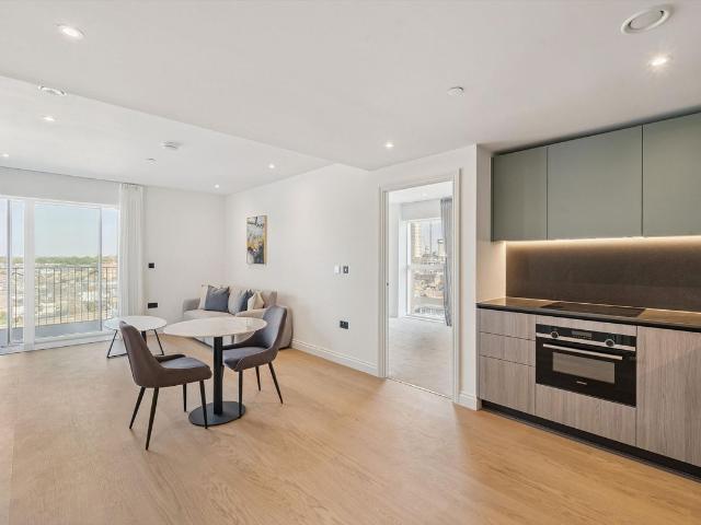 Apartment for rent in Sands End, Greater London