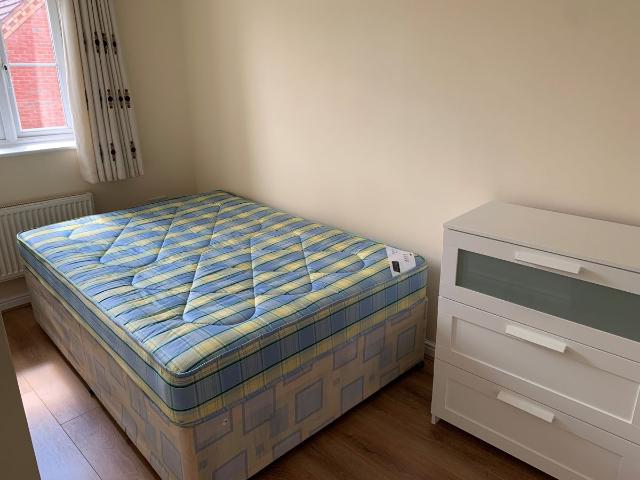 Room for rent in Kingswood