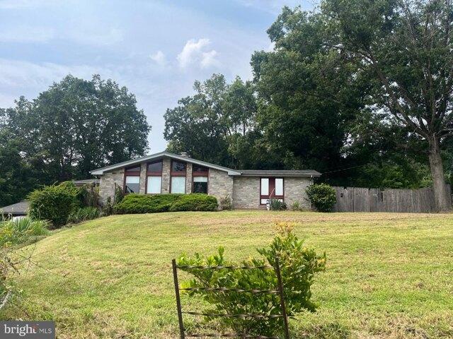 House for sale in Lewisberry