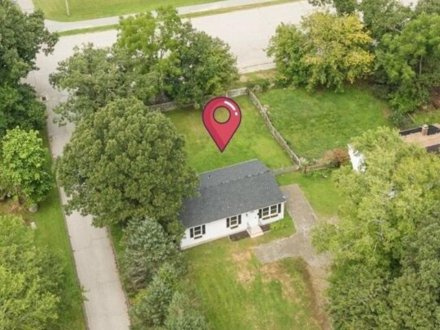 House for sale in Moosup, Plainfield