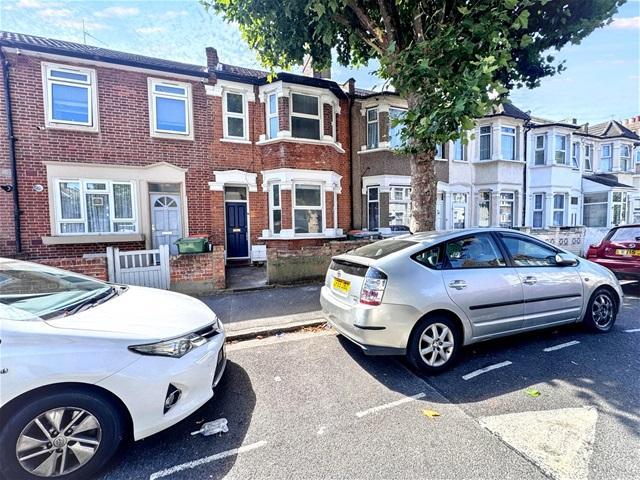 House for rent in Plashet, Greater London