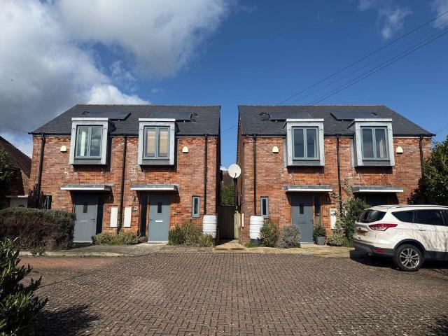 House for rent in Chichester, Littlecote