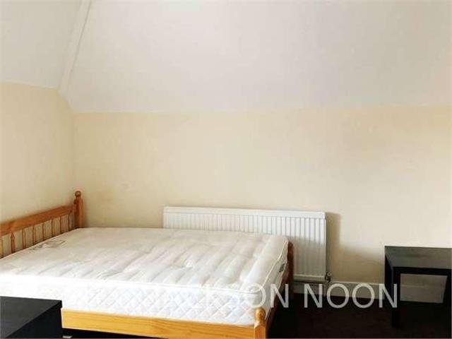 Studio for rent in Epsom, Surrey