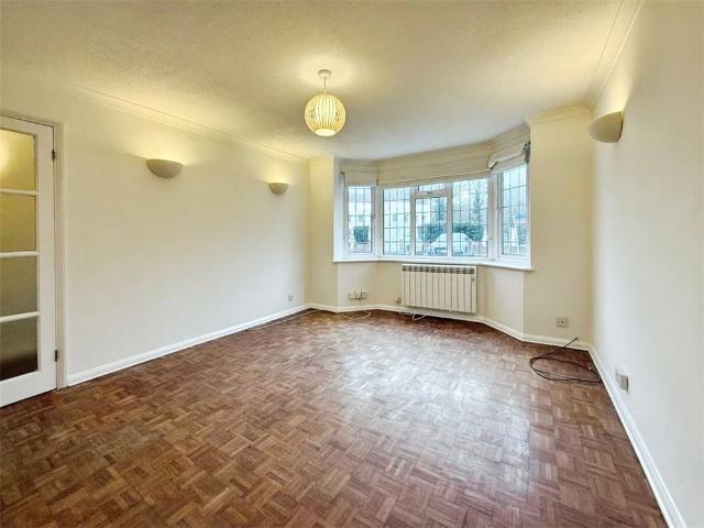 Apartment for rent in Woking, Surrey