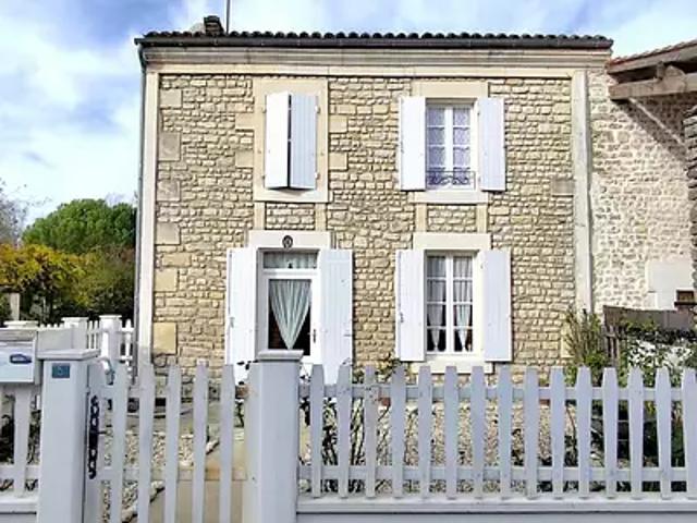 Maison vente à Saint-Jean-d'Angély, Poursay-garnaud