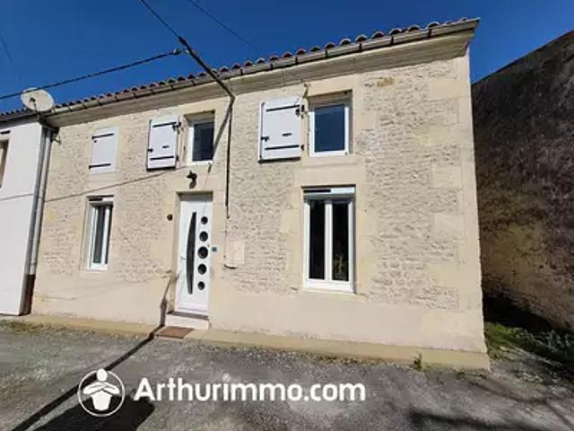 Maison vente à Saint-Jean-d'Angély, Poursay-garnaud