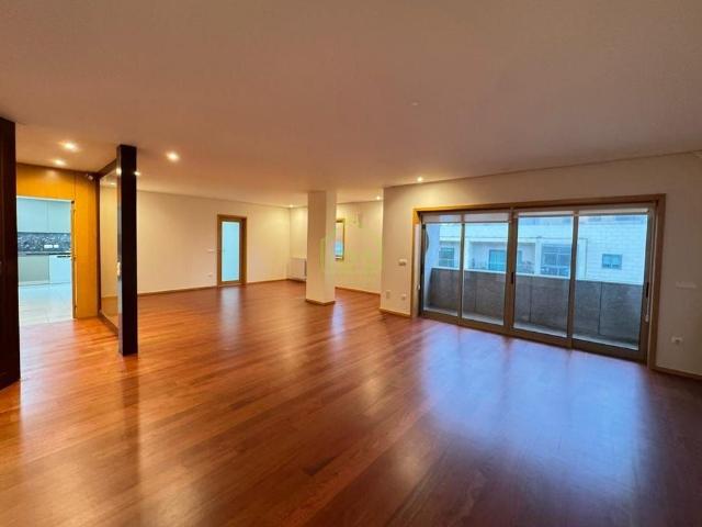 Apartamento alugar em Porto, Cedofeita