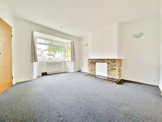 House for rent in Whitton, Greater London