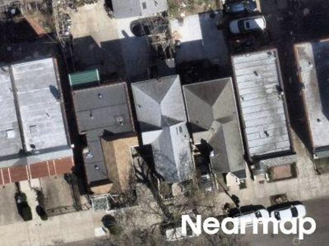 House for sale in The Bronx, Arverne