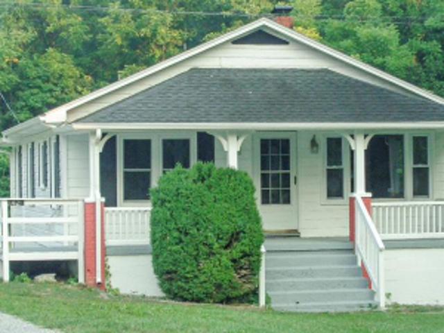 House for sale in Harvey, Buchanan