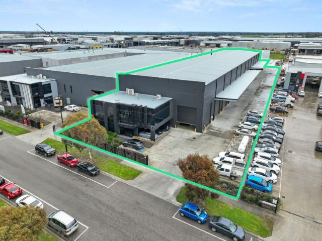 Warehouse for rent in Southeast Business Park, Melbourne