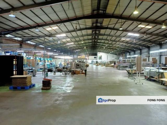 Warehouse for sale in Malaka