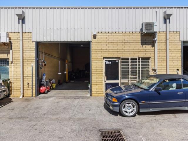 Warehouse for rent in Malaga, City of Swan