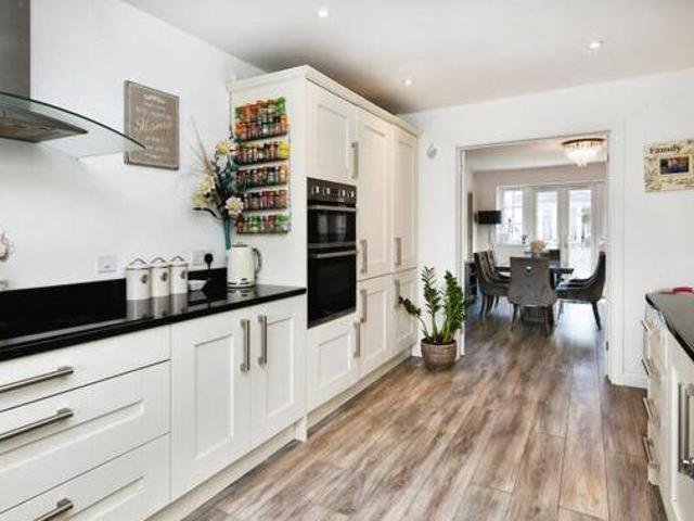 House for sale in Chipping Hill, Essex