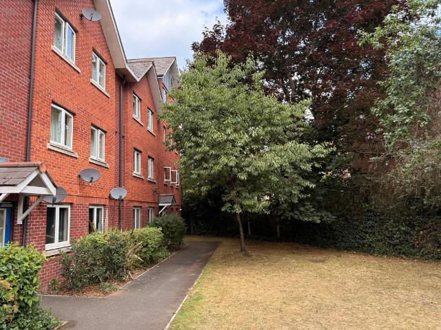 Apartment for rent in Street, Somerset