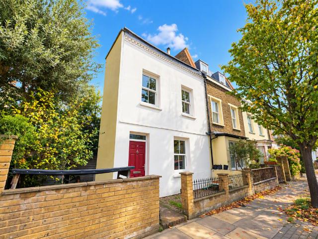 House for rent in Falcon Estate, Greater London