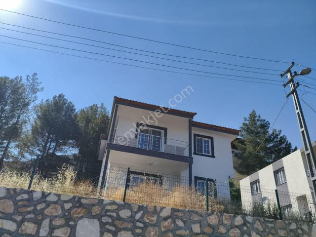 Pozanti, Yenikonacık Mahallesi içerisinde satılık Villa