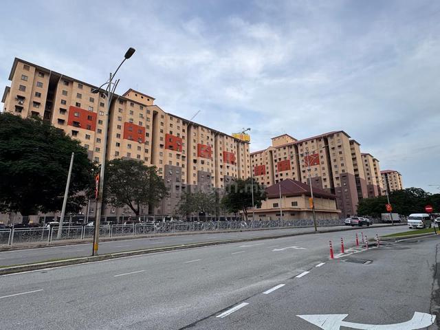 Apartment for sale in Petaling Jaya, Petaling