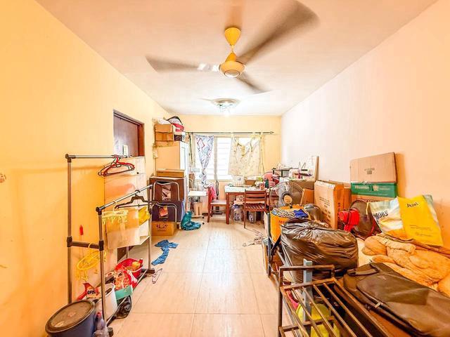 Flat for sale in Pantai