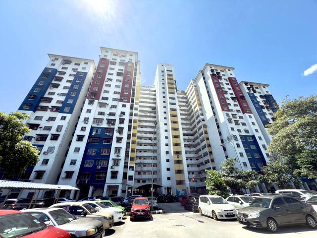 Flat for sale in Pantai