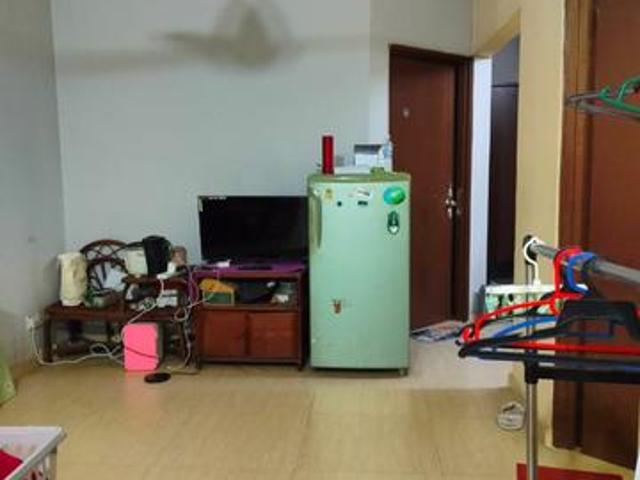 Flat for sale in Pantai