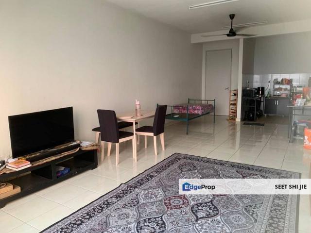 Condominium for rent in Malaka