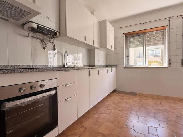 Apartamento alugar em Ramalha, Almada