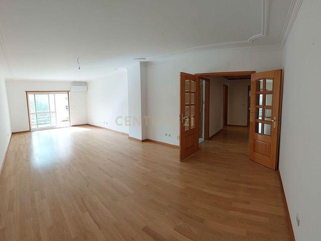 Apartamento alugar em Jardins da Parede, Cascais