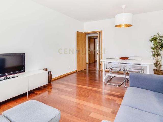 Apartamento alugar em Santa Clara, Lisboa