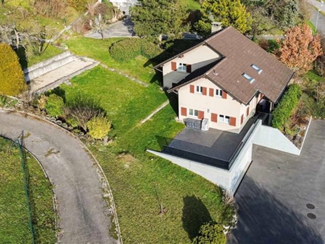 Einfamilienhaus kaufen in Orbe, Waadt