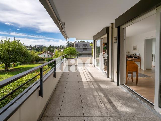 Wohnung kaufen in Pully, Waadt