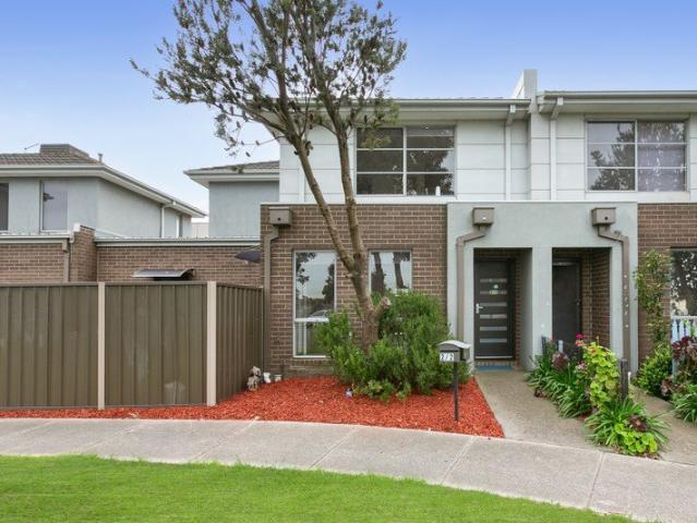 Townhouse for sale in Craigieburn, Melbourne