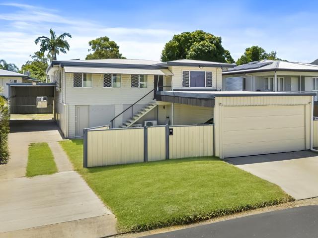 House for sale in Berserker