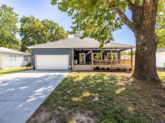 House for sale in Prague, Lincoln County