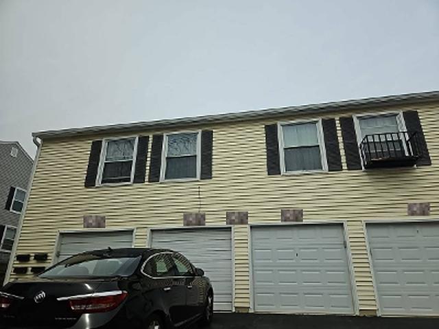 House for sale in Glendale Heights, Illinois